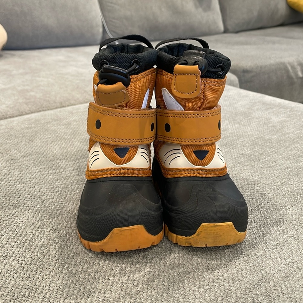Cat & Jack Infant Baby 4 Winter Fox Brown Snow Boots